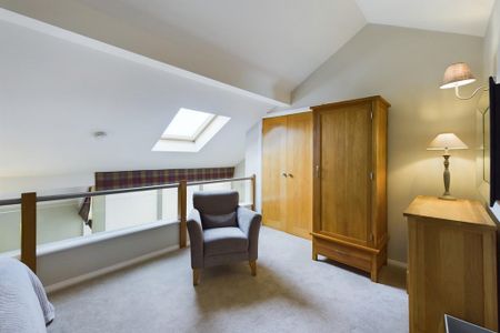 3 bedroom end of terrace house to rent - Photo 2
