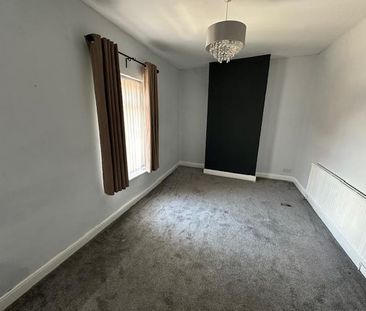 4 bedroom terraced house to rent - Photo 5