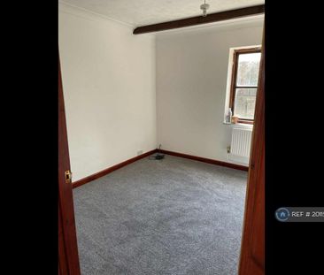 2 bedroom semi-detached house to rent - Photo 2