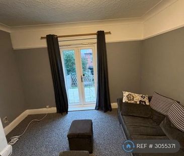 4 bedroom semi-detached house to rent - Photo 3