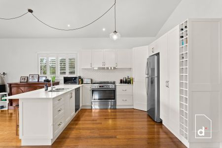 Modern Coastal Living At It's Best - Photo 3