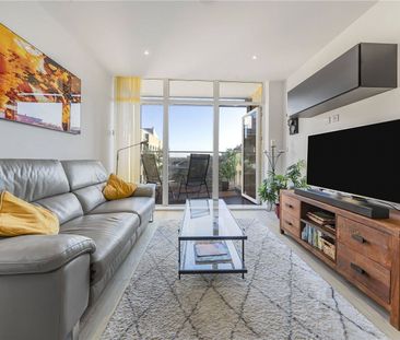 Frazer Nash Close, Isleworth, TW7 - Photo 1