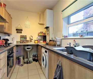 2 bedroom terraced house to rent - Photo 4