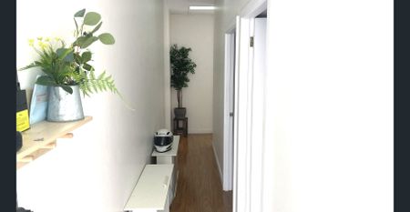 HALF FRONT OF THE HOUSE - Photo 2