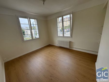 Location Appartement 5 pièces 93m² - Photo 2