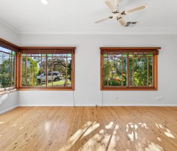 Spacious Family Entertainer with Cottage Charm and Premium Comfort - Photo 2