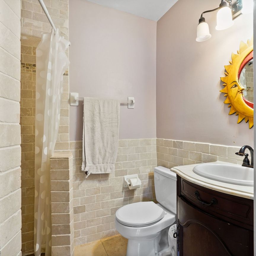 For Lease - 70 Upper Canada Drive Unit# 4, Toronto, Ontario - Photo 1