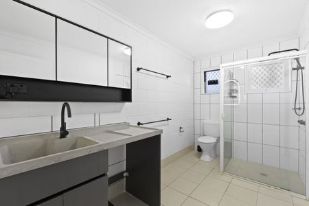 3/126 Marine Parade, Southport QLD 4215 - Apartment For Rent - $550 | Domain - Photo 2