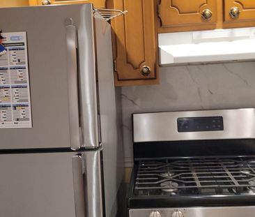 For Lease - 68 Southdale Road, London South, Ontario - Photo 3