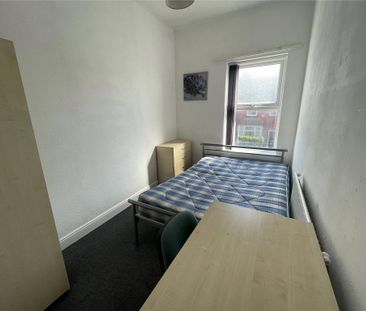 4 bedroom terraced house to rent - Photo 3