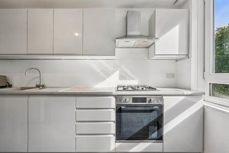 5 bedroom flat to rent - Photo 3