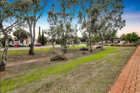 22 Almond Circuit, Munno Para West. - Photo 4