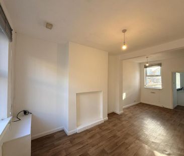 2 bedroom detached house to rent - Photo 2
