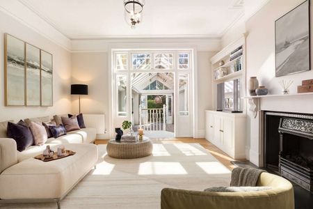 Elegant period home with generous living space and off-street parking - Photo 2