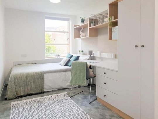 1 bedroom in a flat share to rent - Photo 1