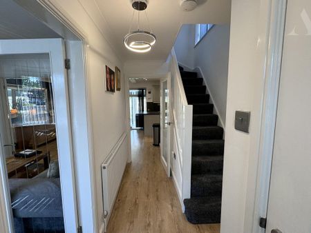 3 bedroom semi-detached house to rent - Photo 3