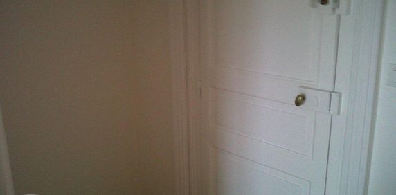 Location Appartement 1 pièce 16m² ANGERS 49100 - Photo 2