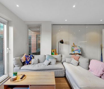 2 bedroom flat to rent - Photo 2
