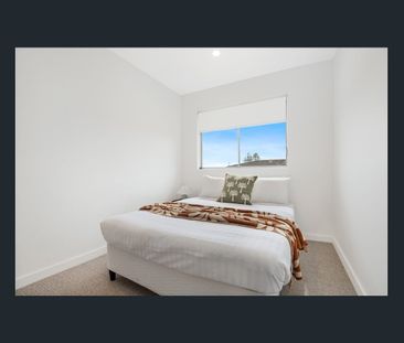 Wake Up to Ocean Views in This Fully Renovated North-East Facing Ap... - Photo 4