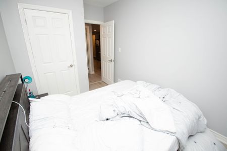 Cozy 1 Bedroom + Den Lower Unit in St. Catharines! - Photo 4