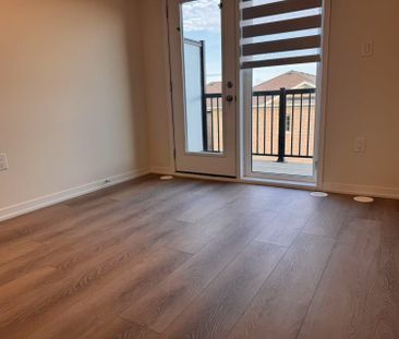 For Lease - 204 Matawin Lane, Richmond Hill, Ontario - Photo 2