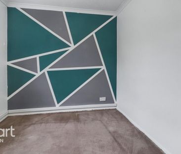 3 bedroom flat to rent - Photo 4