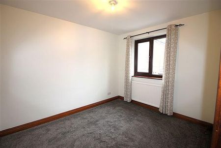 3 bedroom detached house to rent - Photo 4