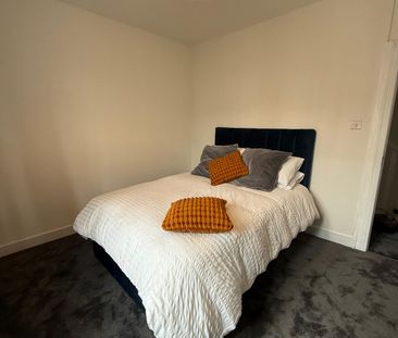 5 Bed - 20 School View, Hyde Park, Leeds - LS6 1EN - Student - Photo 4