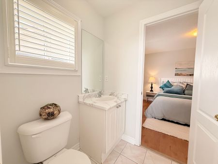 For Lease - 18 The Queensway N/A, Barrie, Ontario - Photo 2