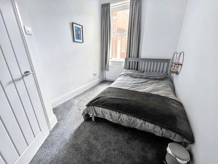 2 bedroom flat to rent - Photo 5