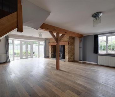 6 bedroom detached house to rent - Photo 4