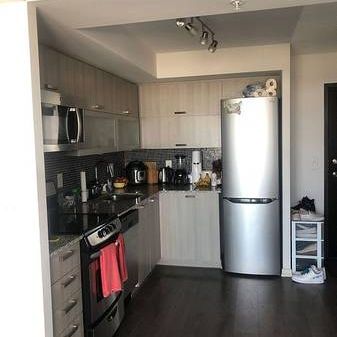 QUEEN WEST SKYLINE VIEWS 2 BEDS 2 BATHS PARKING INCLD - Photo 1