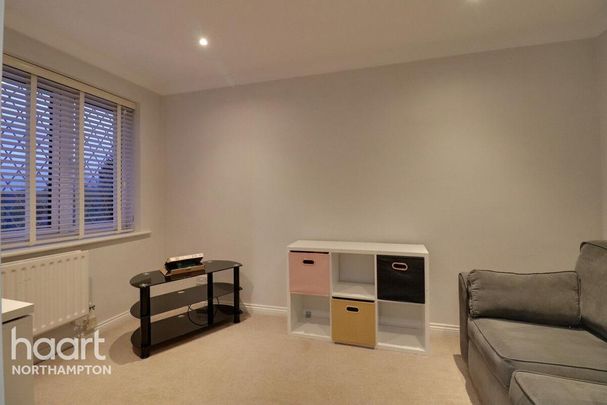 5 bedroom detached house to rent - Photo 1