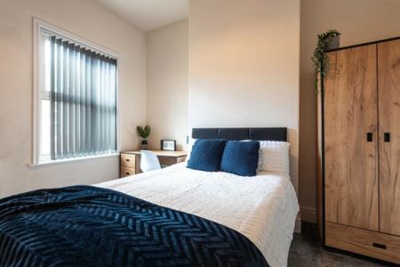 6 bedroom Semi-detached house to rent - Photo 5