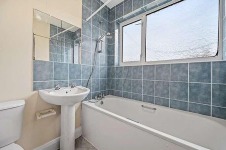 The Close, Eastcote, Pinner, HA5 - Photo 5