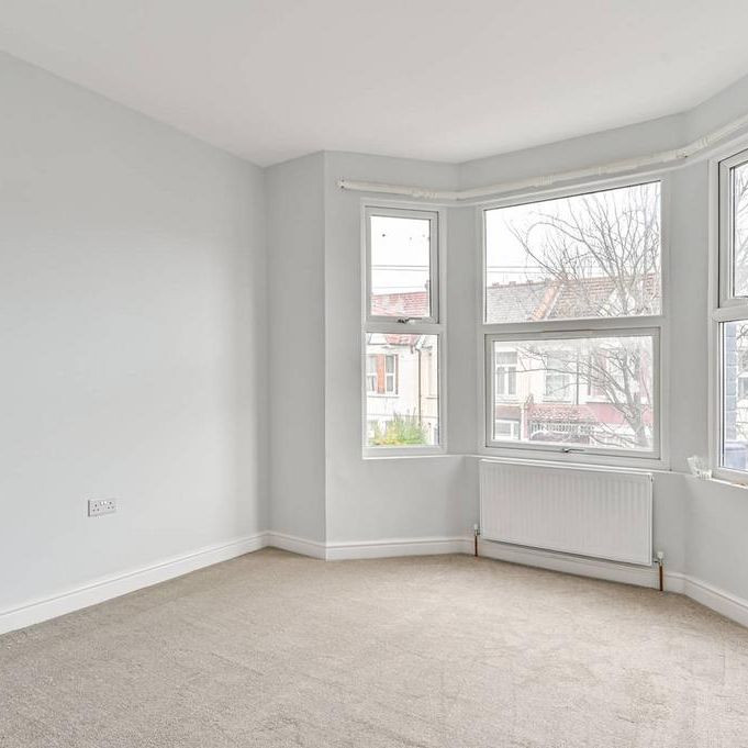 3 bedroom flat to rent - Photo 1