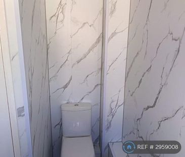 4 bedroom terraced house to rent - Photo 2