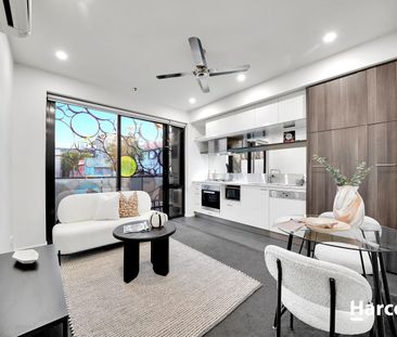 Stylish Two Bedroom Apartment - Photo 1