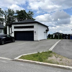 3½ tout inclus — Bas de duplex, entrée privée, stationnement, internet rapide — Saint-Jérôme — 1350$/mois - Photo 2