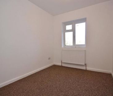 6 bedroom semi-detached house to rent - Photo 1