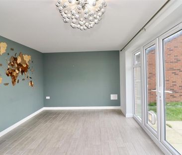 4 bedroom detached house to rent - Photo 2