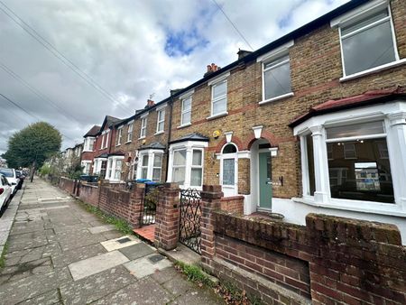 Clive Road, Enfield EN1, London - Photo 4