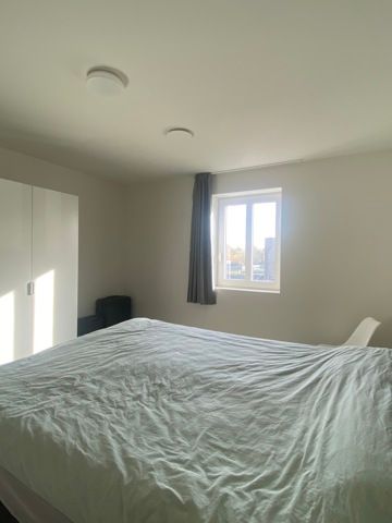 Ruime halfopen gezinswoning met 3 slaapkamers - Photo 5