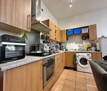 2 bedroom flat to rent - Photo 6