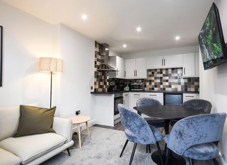 Oaktree Court - Photo 3