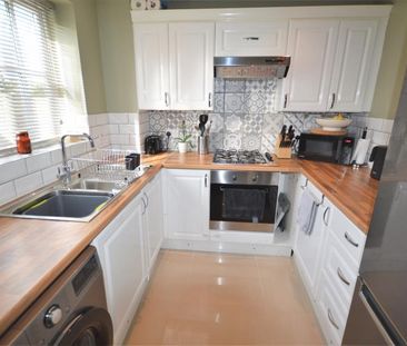 2 bedroom end of terrace house to rent - Photo 6