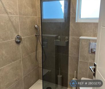 1 bedroom in a house share to rent - Photo 6