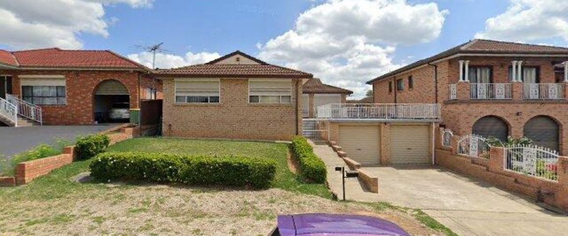 Located in Quiet Street - Photo 1