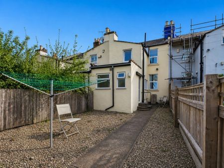 Marle Hill Road, Cheltenham, Gloucestershire, GL50 - Photo 5