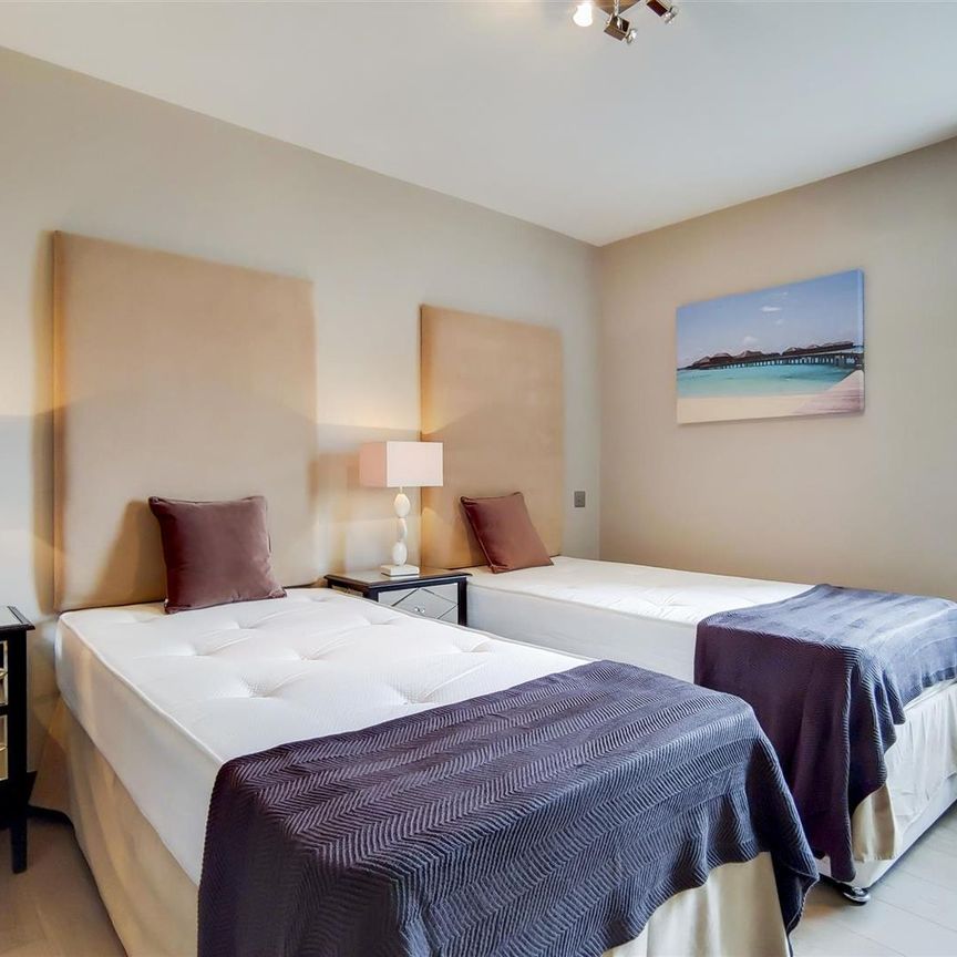 ST JOHNS WOOD PARK, NW8, London - Photo 1